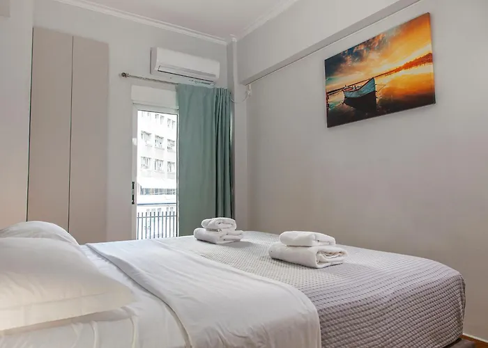 Mar25 By Smart Cozy Suites - In The Heart Of Athens - 9 Minutes From Metro - Available 24Hr